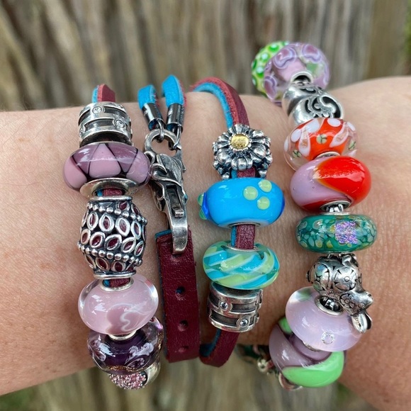 Authentic Trollbeads Set 2-Light Blue Braid & Turquoise Green Buds Murano Glass - Picture 2 of 9